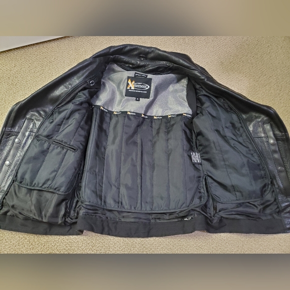 Xelement B8000 leather jacket - Picture 4 of 9
